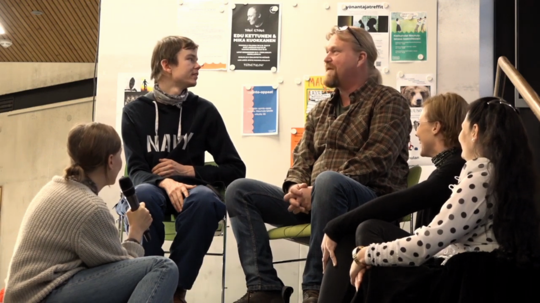 Maunula Staircase discussion 3